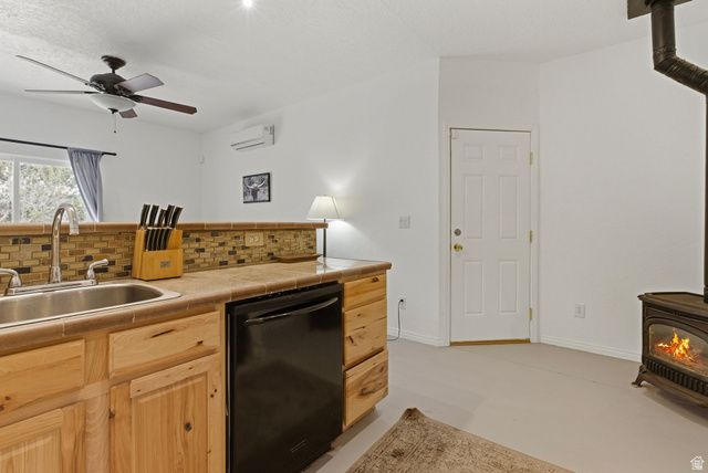 948 W TOPAZ RD, Diamond Valley, UT 84770