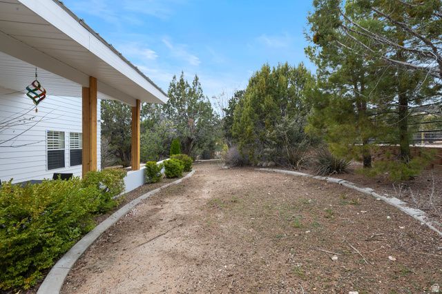 948 W TOPAZ RD, Diamond Valley, UT 84770