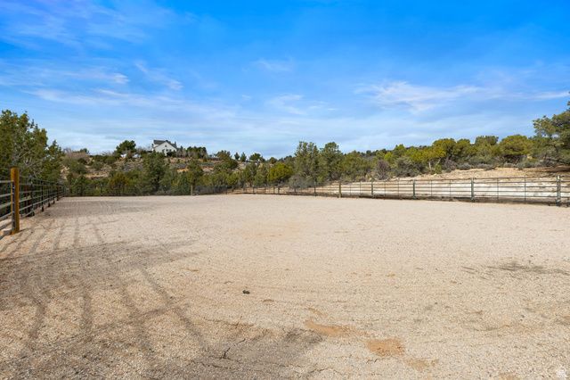 948 W TOPAZ RD, Diamond Valley, UT 84770