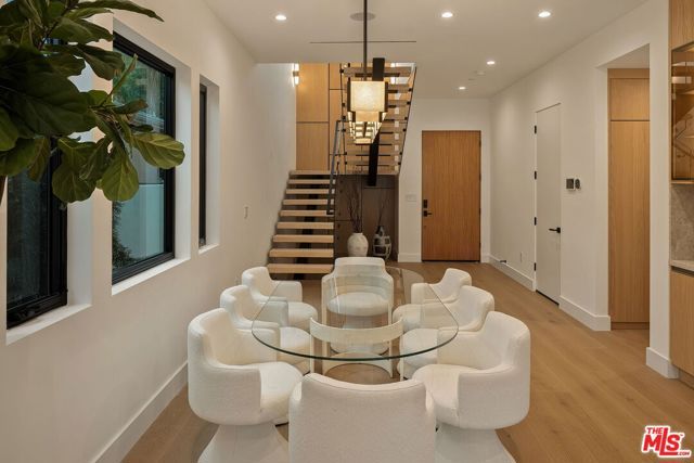 3621 Greenwood Avenue, Los Angeles, CA 90066