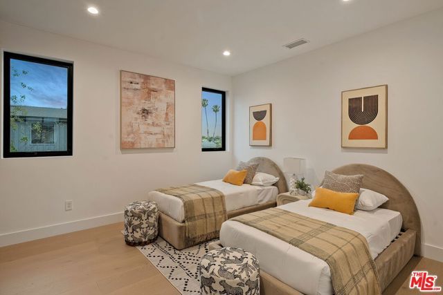 3621 Greenwood Avenue, Los Angeles, CA 90066