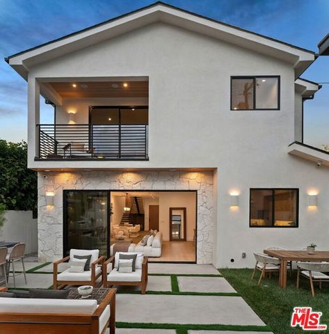 3621 Greenwood Avenue, Los Angeles, CA 90066
