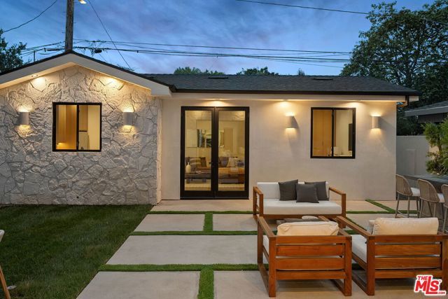 3621 Greenwood Avenue, Los Angeles, CA 90066