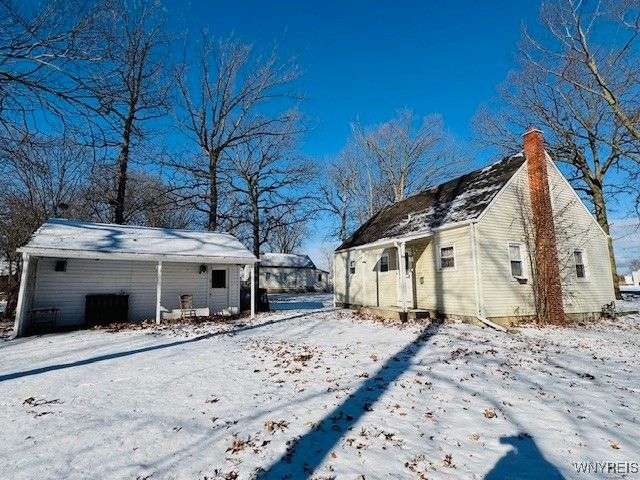 8001 Porter Road, Niagara, NY 14304