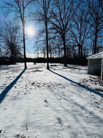 8001 Porter Road, Niagara, NY 14304