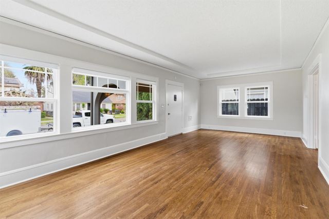 844 W Elm St, Stockton, CA 95203