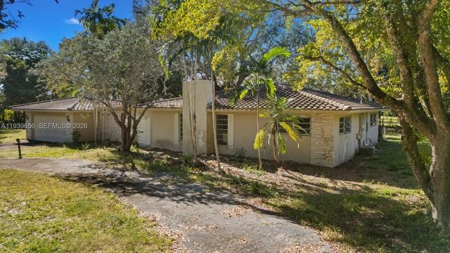 13500 SW 68th Ct, Pinecrest, FL 33156