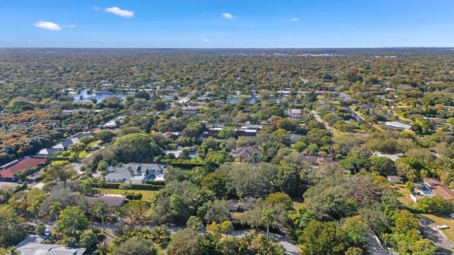 13500 SW 68th Ct, Pinecrest, FL 33156