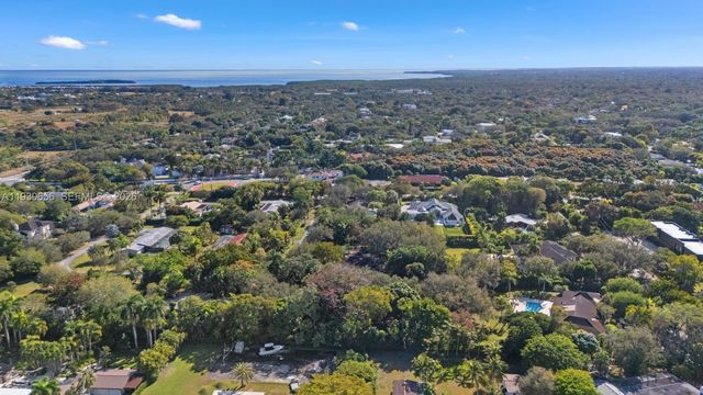 13500 SW 68th Ct, Pinecrest, FL 33156