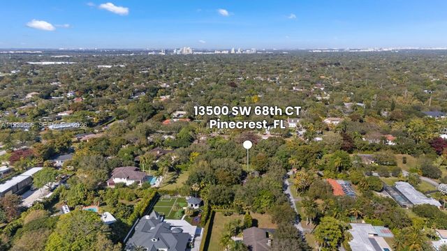 13500 SW 68th Ct, Pinecrest, FL 33156