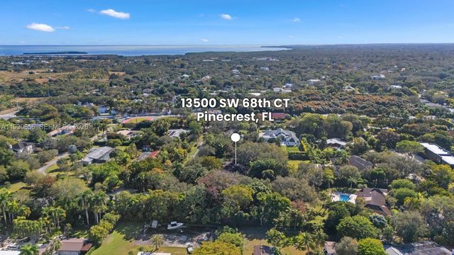 13500 SW 68th Ct, Pinecrest, FL 33156