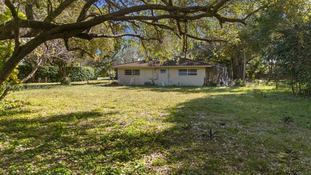 13500 SW 68th Ct, Pinecrest, FL 33156