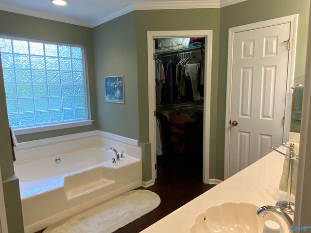 1435 Timberwalk Drive, Guntersville, AL 35976