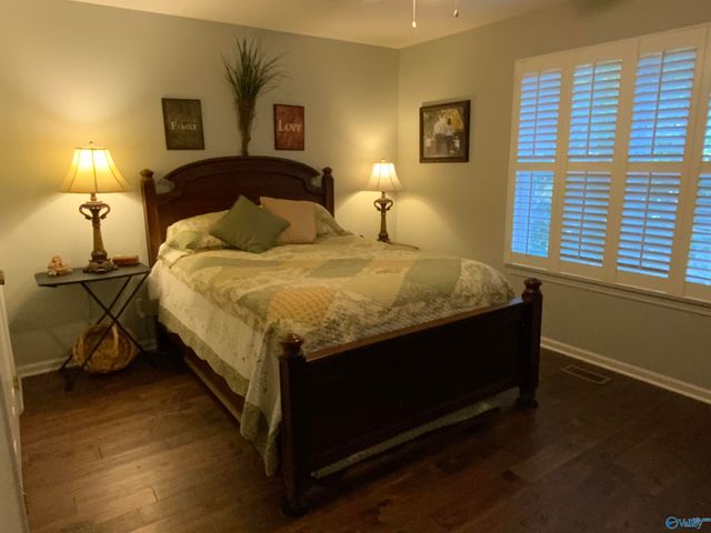 1435 Timberwalk Drive, Guntersville, AL 35976