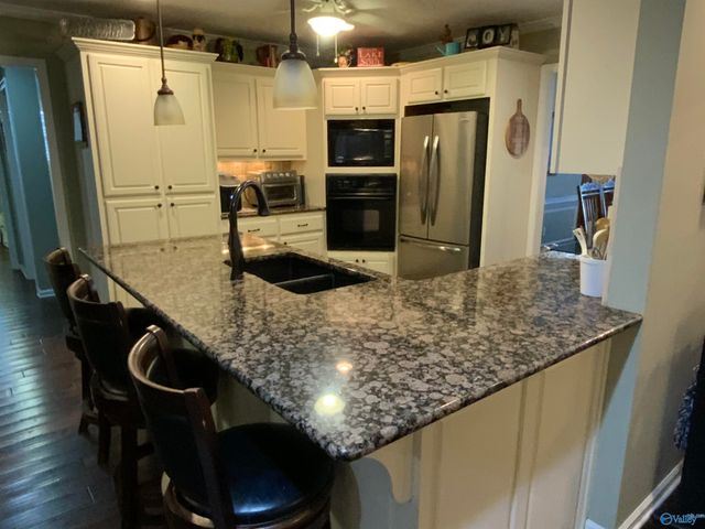 1435 Timberwalk Drive, Guntersville, AL 35976