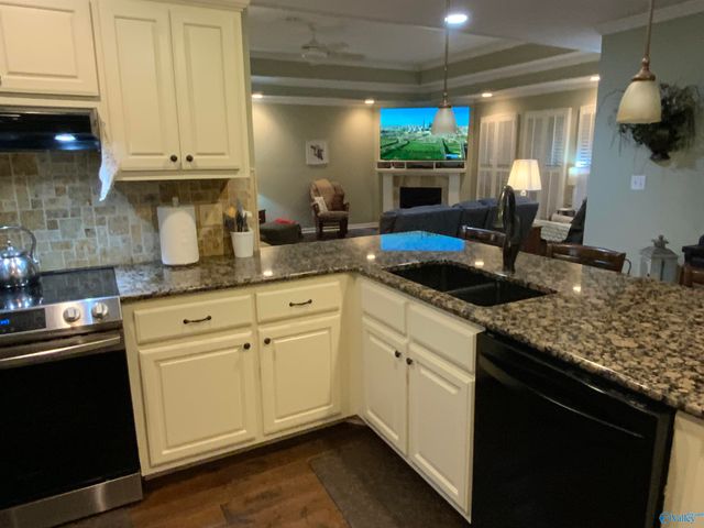 1435 Timberwalk Drive, Guntersville, AL 35976