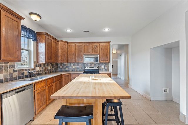 2141 Hunter Drive, Pea Ridge, AR 72751