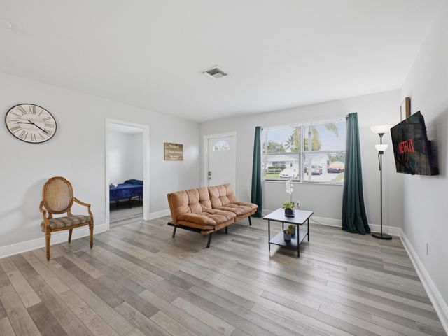 4862 Andros Drive, West Palm Beach, FL 33407