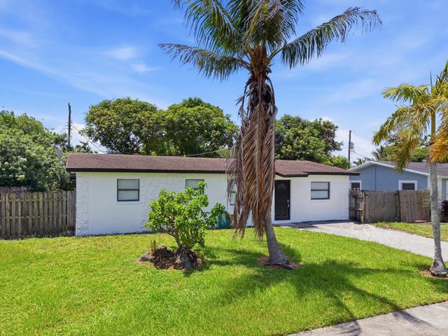 4862 Andros Drive, West Palm Beach, FL 33407
