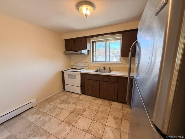 95 Graywood Road 2nd Fl, Port Washington, NY 11050