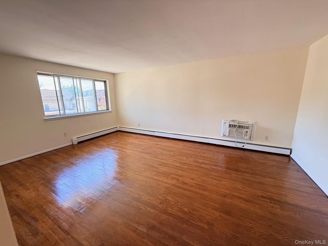 95 Graywood Road 2nd Fl, Port Washington, NY 11050