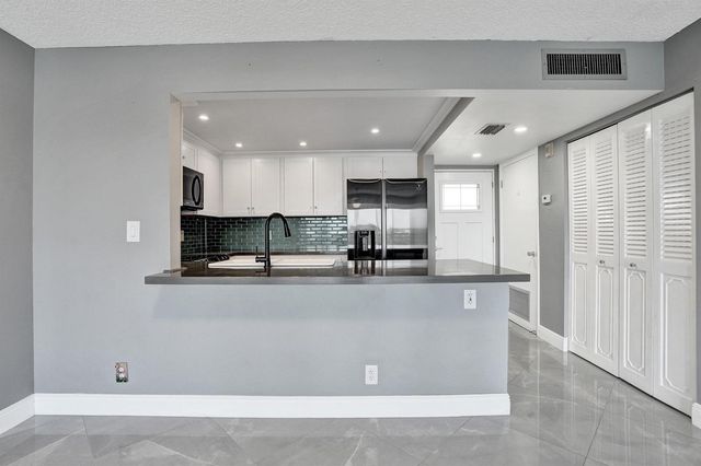2611 N Riverside Drive 604, Pompano Beach, FL 33062