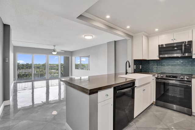 2611 N Riverside Drive 604, Pompano Beach, FL 33062