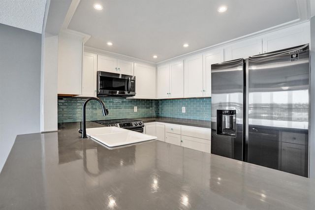 2611 N Riverside Drive 604, Pompano Beach, FL 33062