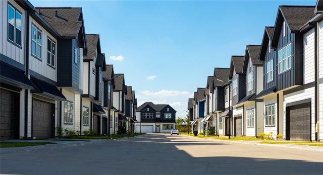 6702 Metro Blvd 3, Houston, TX 77083