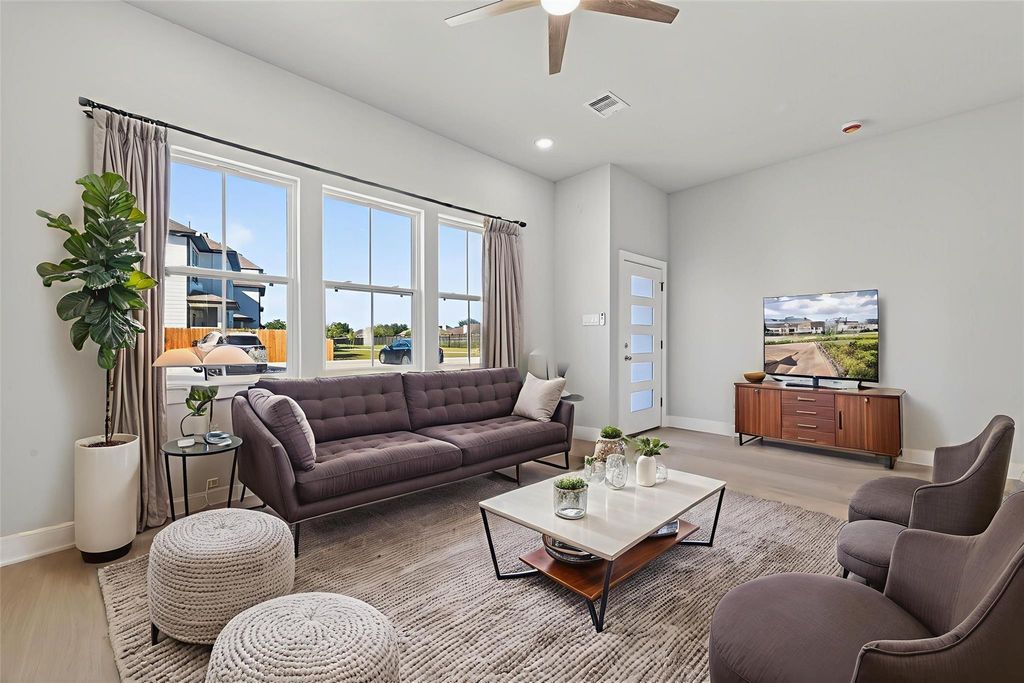 6702 Metro Blvd 3, Houston, TX 77083