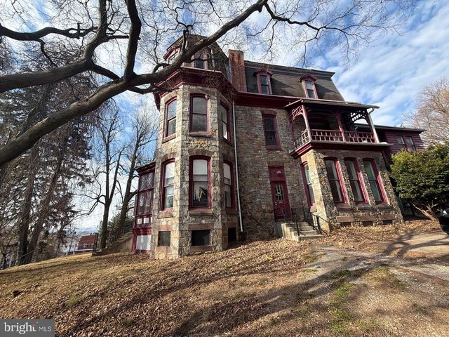 1521 MINERAL SPRING RD, Reading, PA 19602