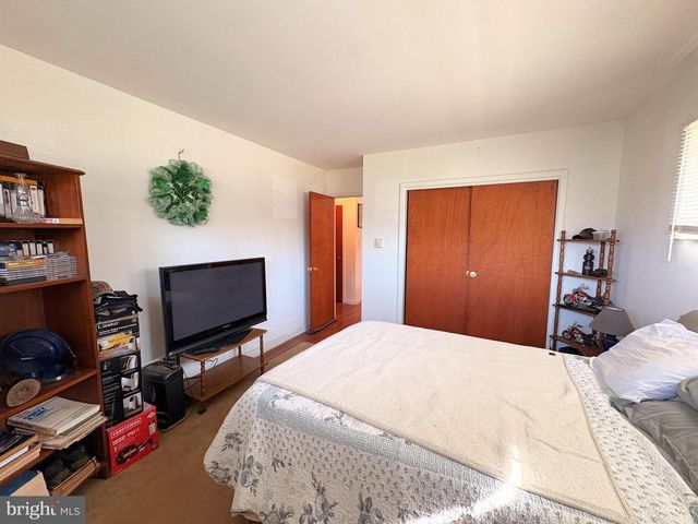 215 HAVANA AVE, Egg Harbor City, NJ 08215