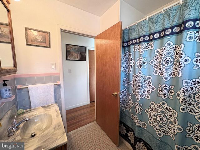 215 HAVANA AVE, Egg Harbor City, NJ 08215