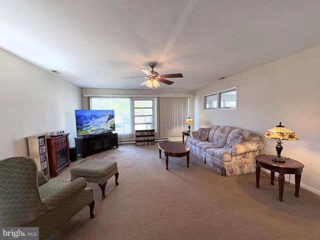 215 HAVANA AVE, Egg Harbor City, NJ 08215