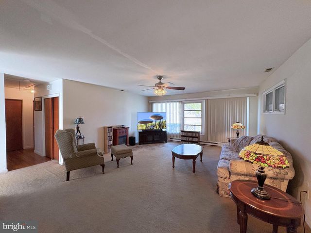 215 HAVANA AVE, Egg Harbor City, NJ 08215