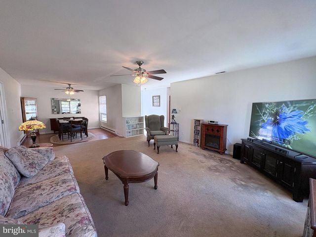 215 HAVANA AVE, Egg Harbor City, NJ 08215