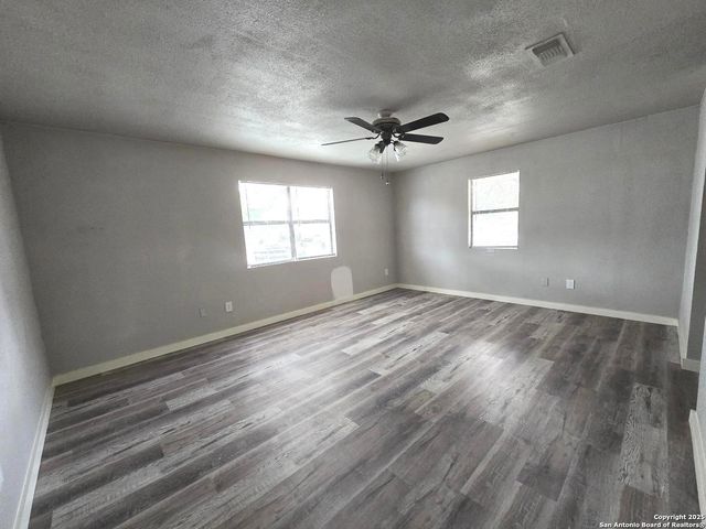 19849 Oil, Somerset, TX 78069