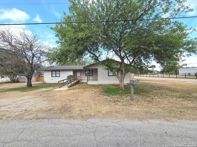 19849 Oil, Somerset, TX 78069