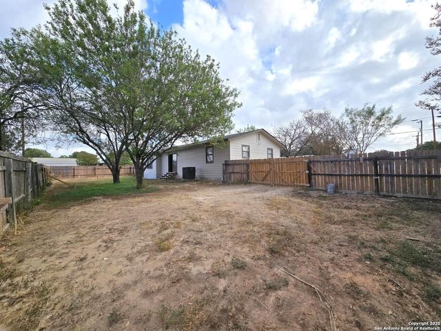 19849 Oil, Somerset, TX 78069