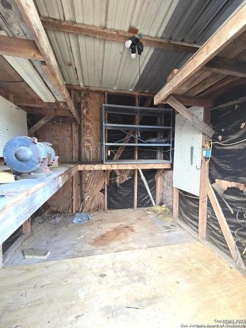 19849 Oil, Somerset, TX 78069