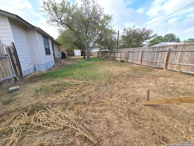 19849 Oil, Somerset, TX 78069