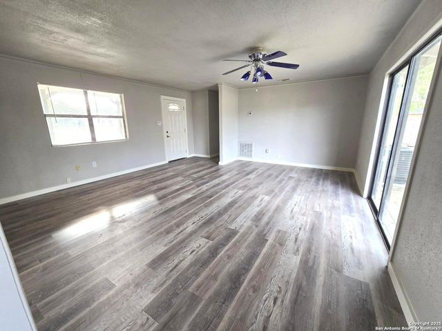 19849 Oil, Somerset, TX 78069