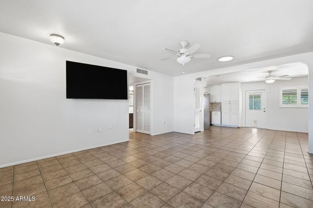 9201 W LONG HILLS Drive, Sun City, AZ 85351