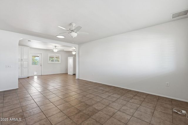 9201 W LONG HILLS Drive, Sun City, AZ 85351