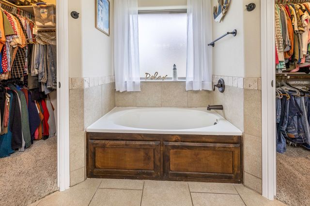 1836 Town Creek Circle, Weatherford, TX 76086