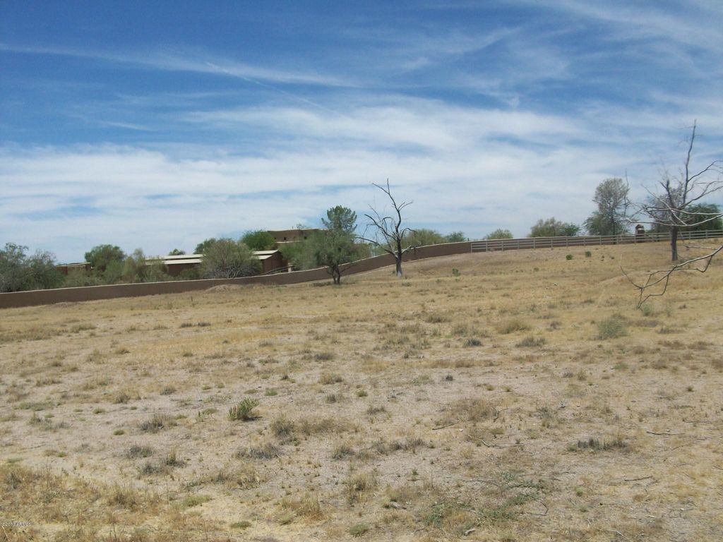 Image 11 of property listing at 23437 N CHURCH Road 10, Scottsdale, AZ 85255