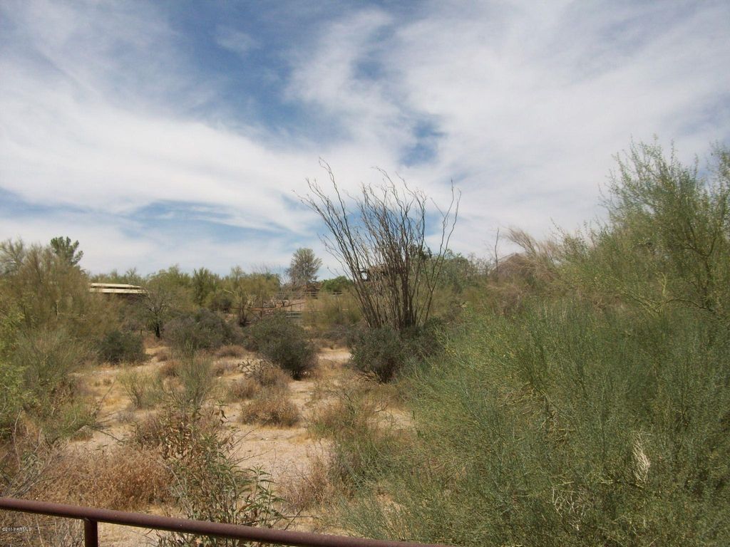 Image 6 of property listing at 23437 N CHURCH Road 10, Scottsdale, AZ 85255