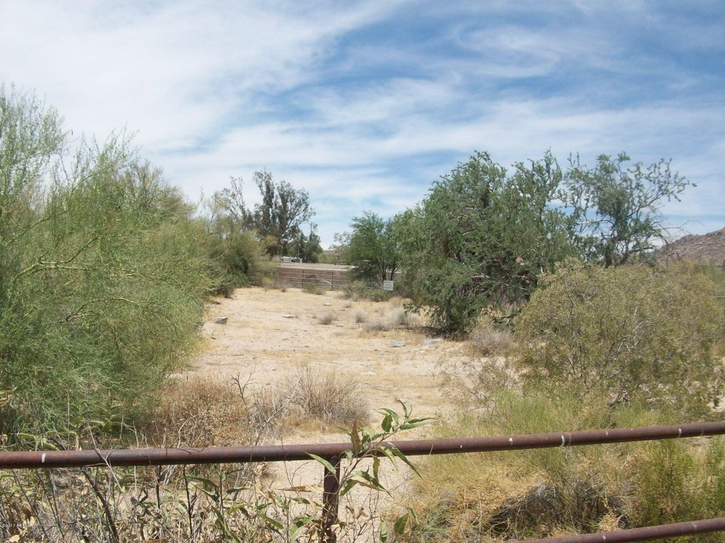 Image 7 of property listing at 23437 N CHURCH Road 10, Scottsdale, AZ 85255