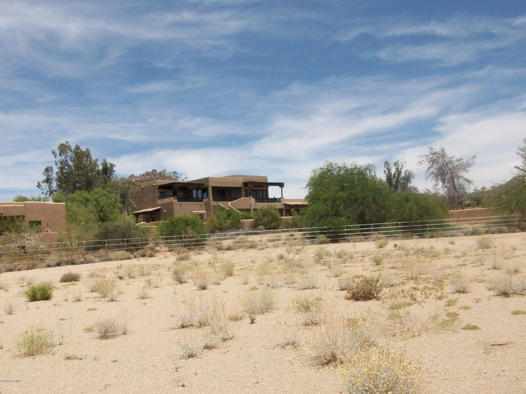 Image 8 of property listing at 23437 N CHURCH Road 10, Scottsdale, AZ 85255