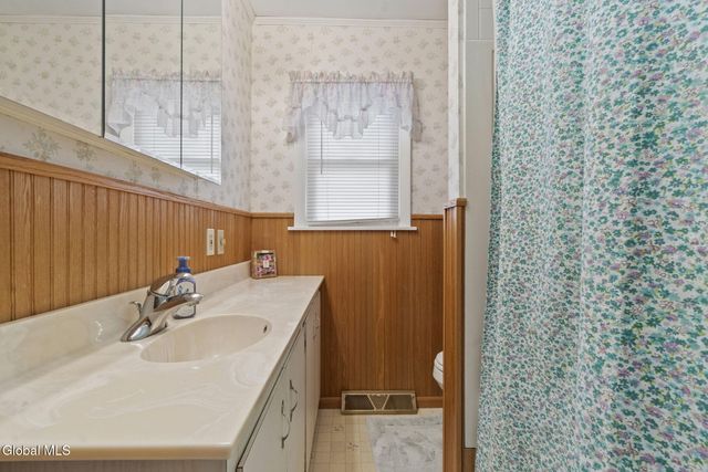 1399 Van Hoesen Road, Schodack, NY 12033